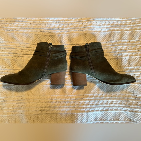 Olive green suede booties - Picture 7 of 7